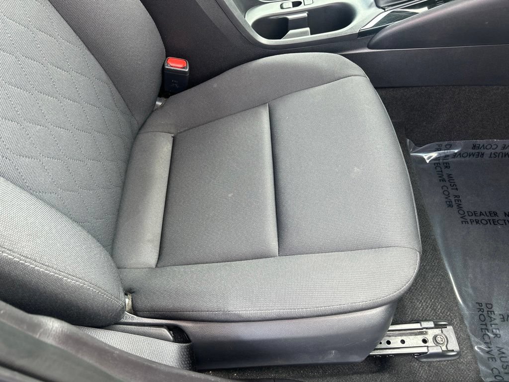 Used 2025 Toyota Corolla LE FWD image 37