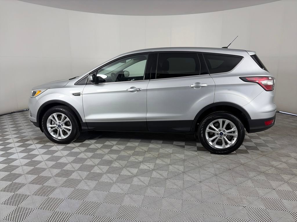 Used 2017 Ford Escape SE image 4