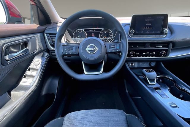 Used 2023 Nissan Rogue SV FWD image 8