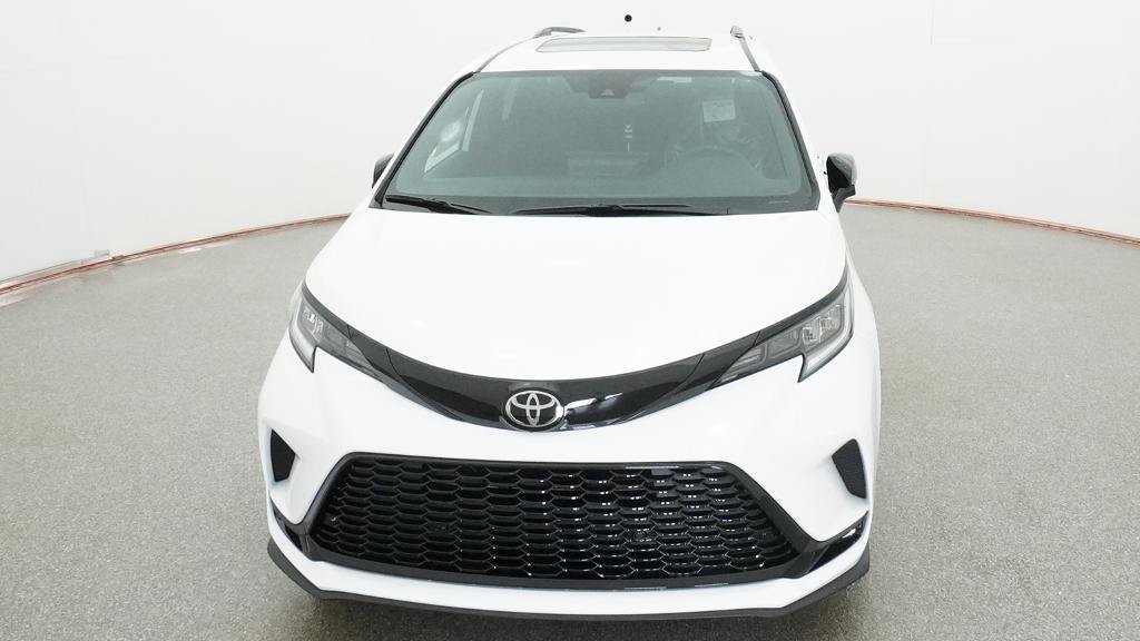 New 2026 Toyota Sienna XSE FWD image 2