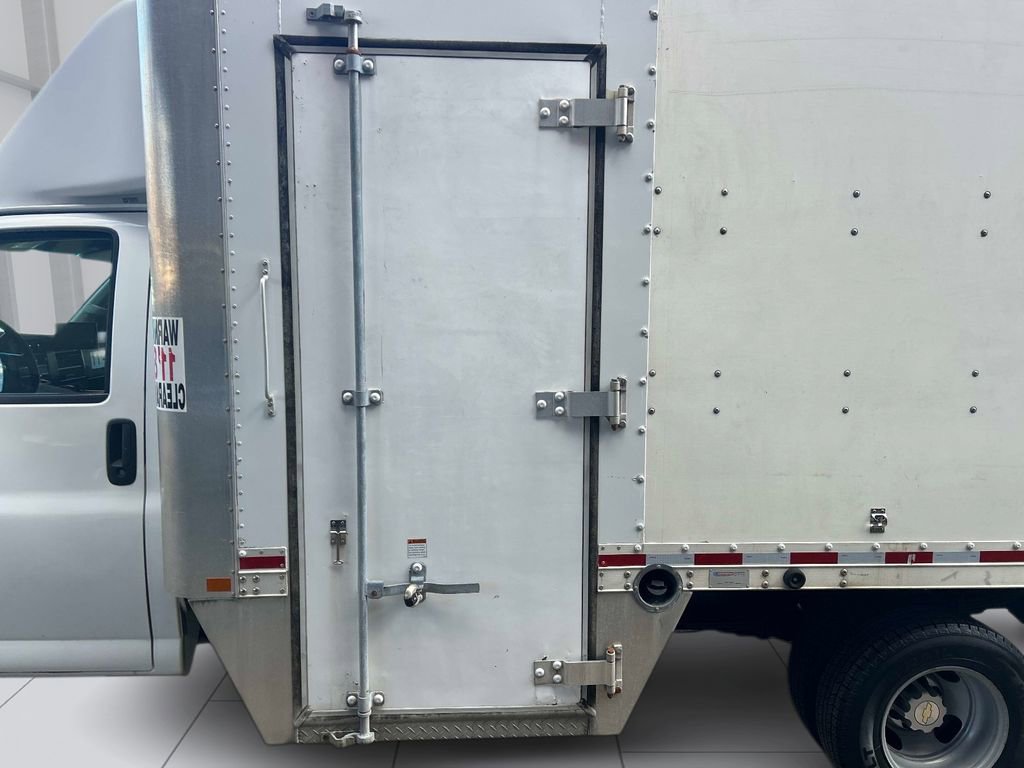 Used 2016 Chevrolet Express 3500 RWD image 13