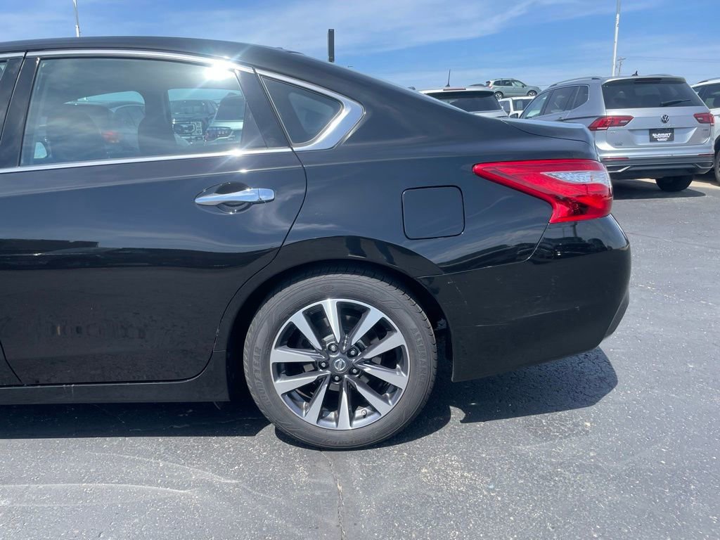 Used 2017 Nissan Altima 2.5 SV FWD image 32