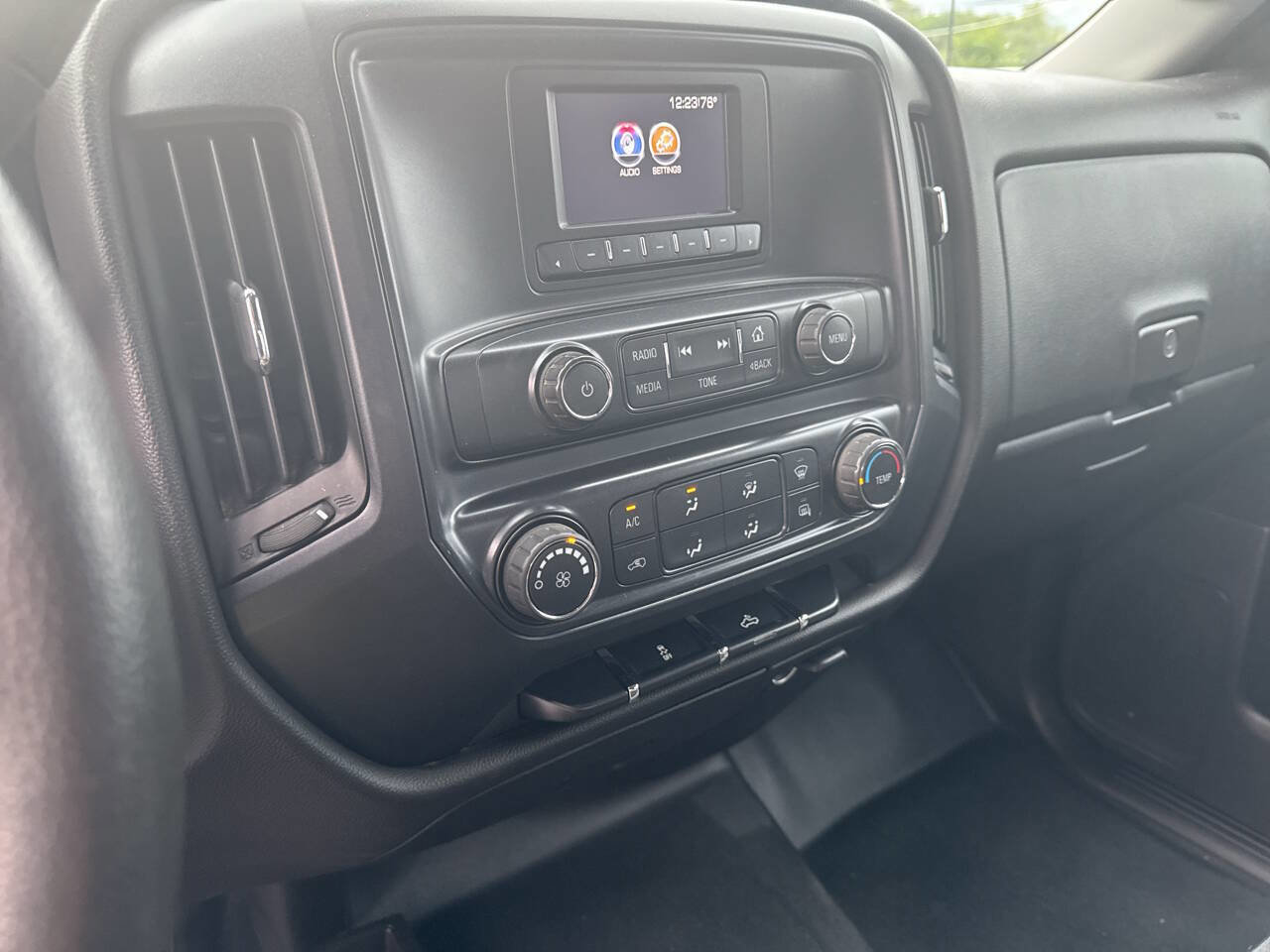 Used 2016 GMC Sierra 2500 4x4 Crew Cab w/ Sierra Convenience Package image 28