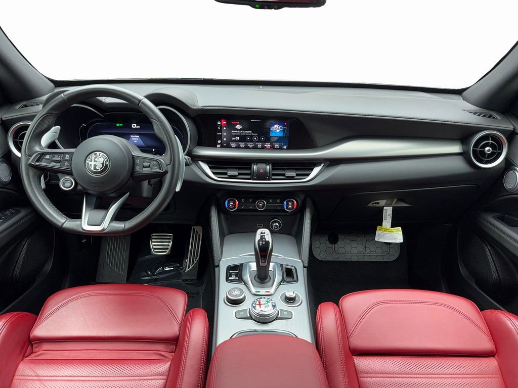 Used 2024 Alfa Romeo Stelvio Veloce image 14