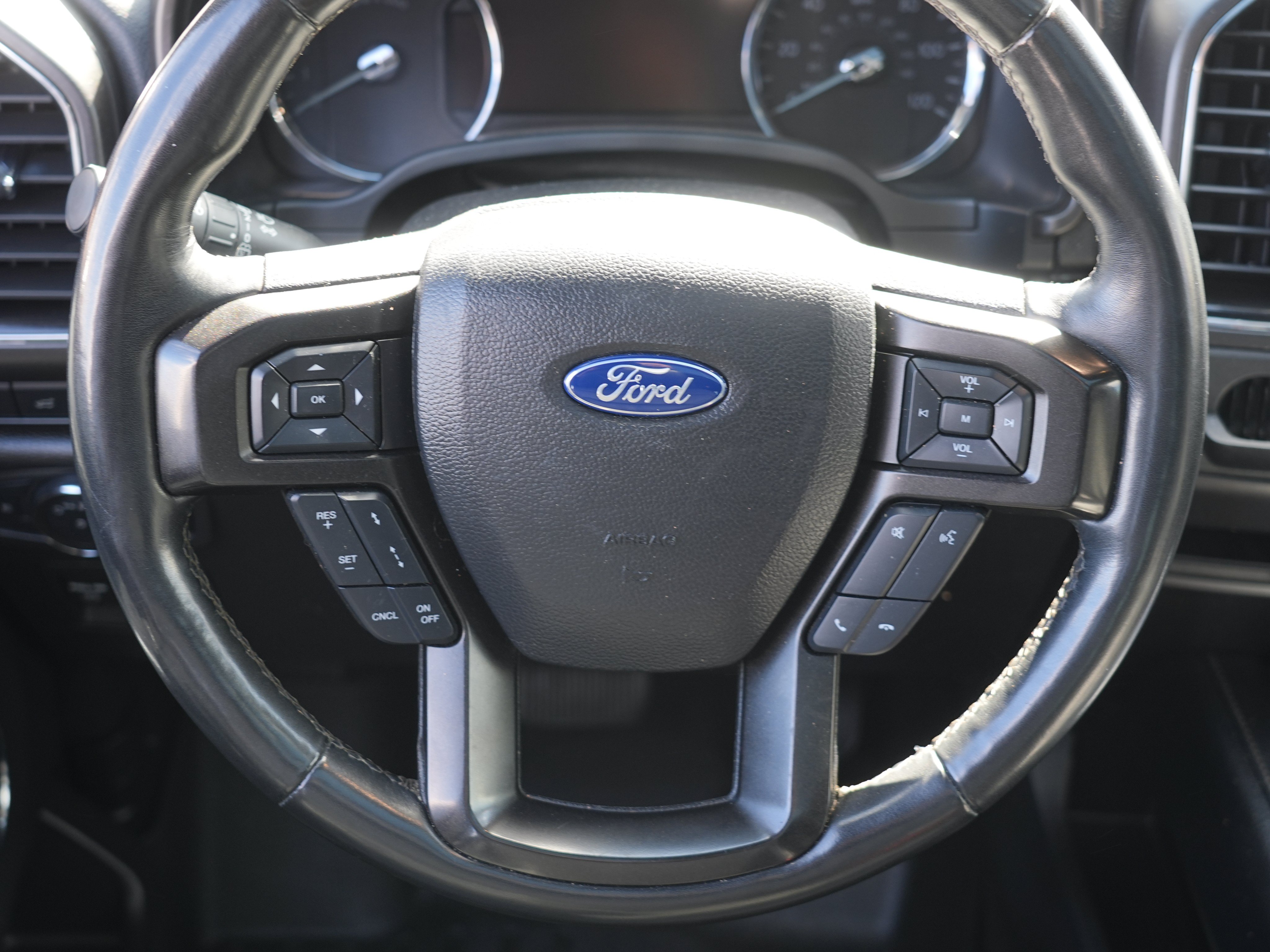 Used 2019 Ford Expedition Limited w/ Equipment Group 301A AWD/4WD image 23
