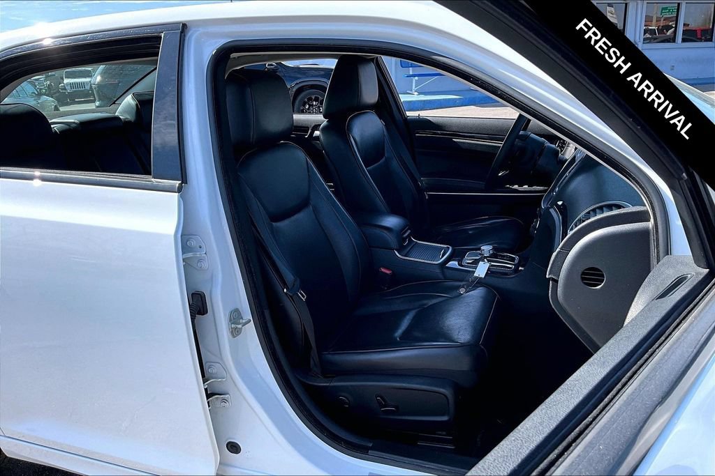 Used 2023 Chrysler 300 Touring L w/ Comfort Group AWD/4WD image 27