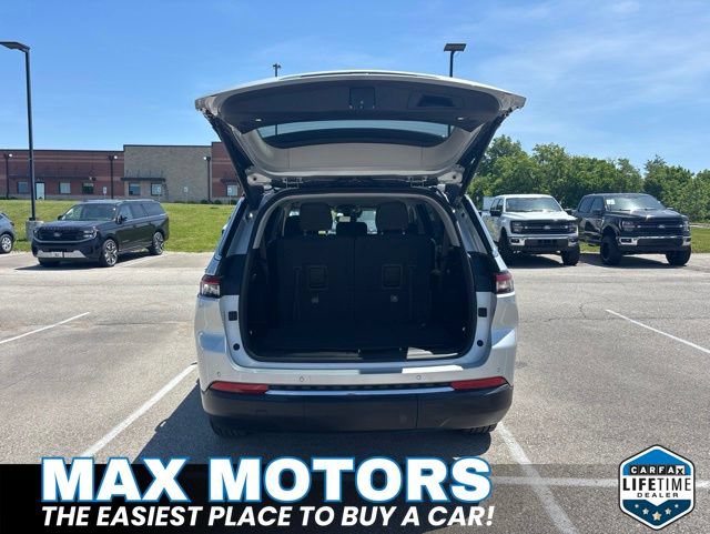 Used 2023 Jeep Grand Cherokee L Laredo w/ Luxury Tech Group I AWD/4WD image 7
