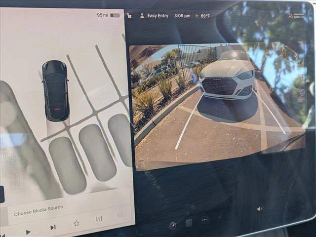 Used 2022 Tesla Model Y Performance image 12