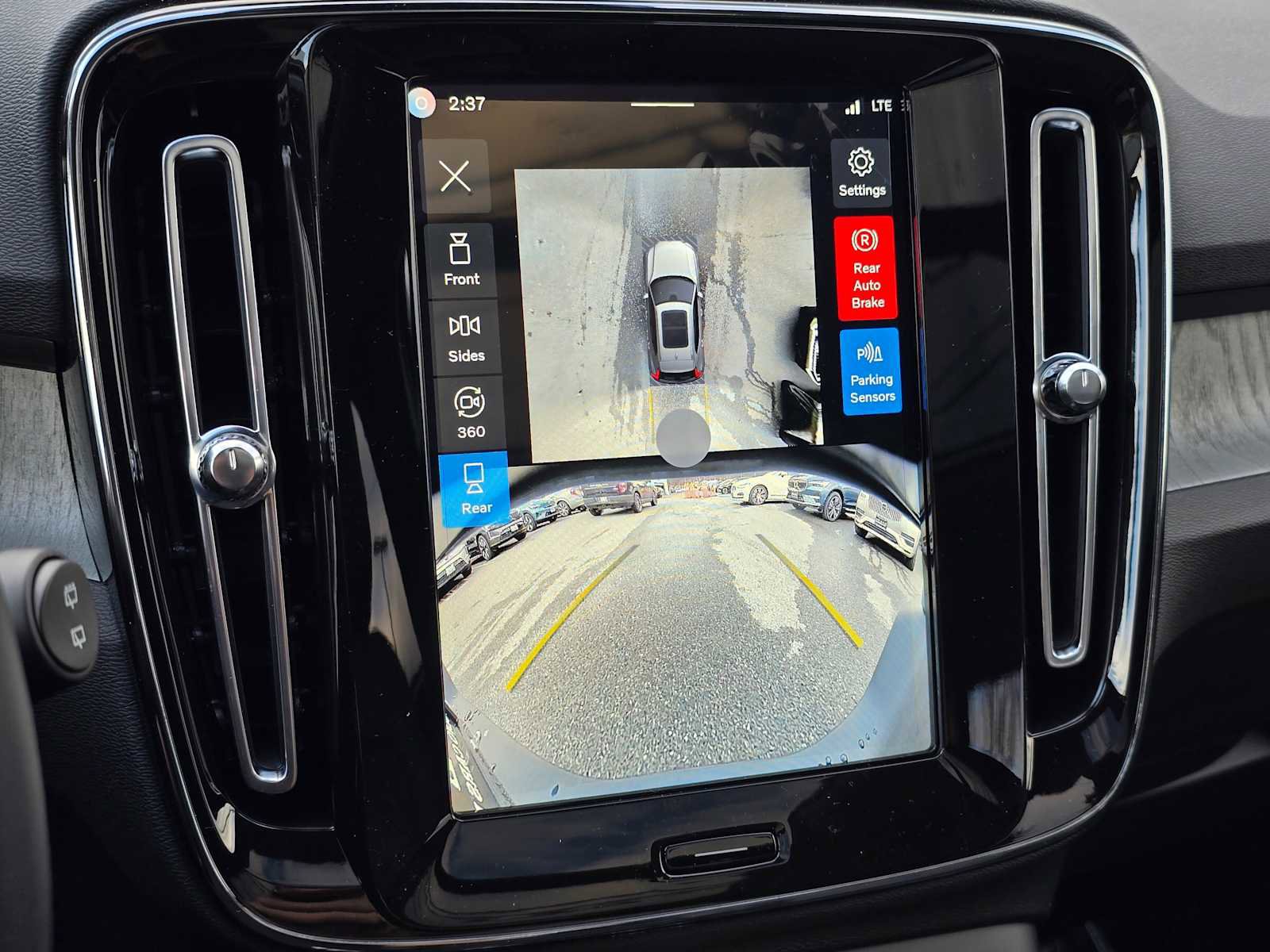 New 2026 Volvo XC40 B5 Plus w/ Protection Package Premier image 28