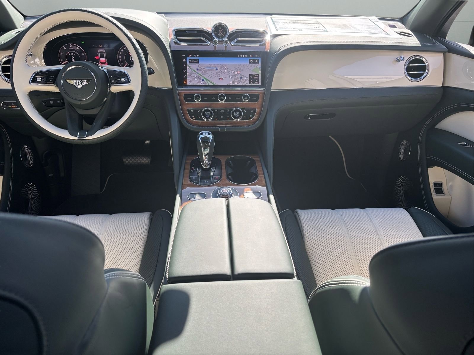 New 2025 Bentley Bentayga Extended Wheelbase image 2