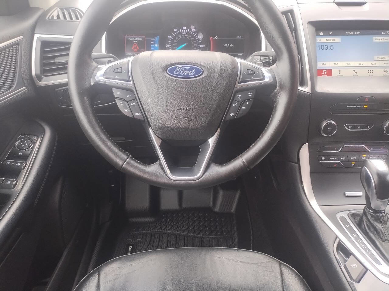 Used 2018 Ford Edge SEL w/ Equipment Group 201A image 4