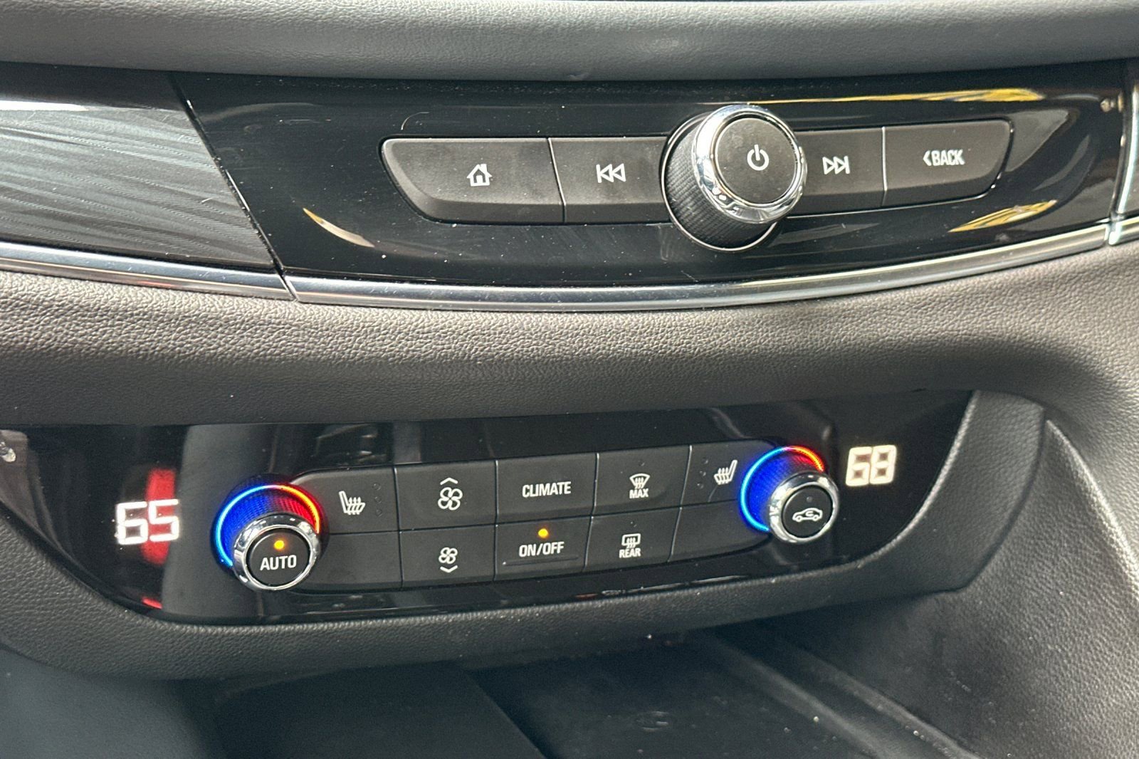 Certified 2023 Buick Enclave Essence w/ Sport Touring Edition image 28