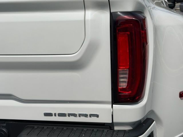 Used 2022 GMC Sierra 3500 Denali w/ Technology Package AWD/4WD image 26