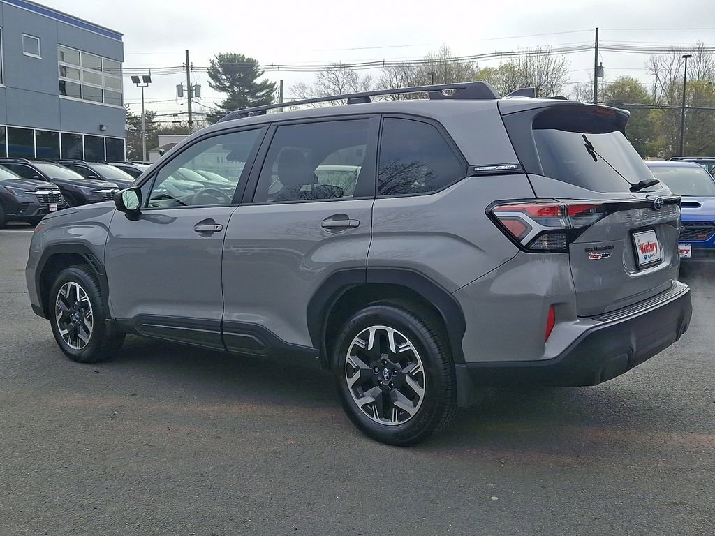 Used 2025 Subaru Forester Premium image 4