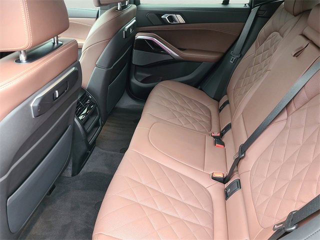 Used 2024 BMW X6 xDrive40i w/ Premium Package image 16