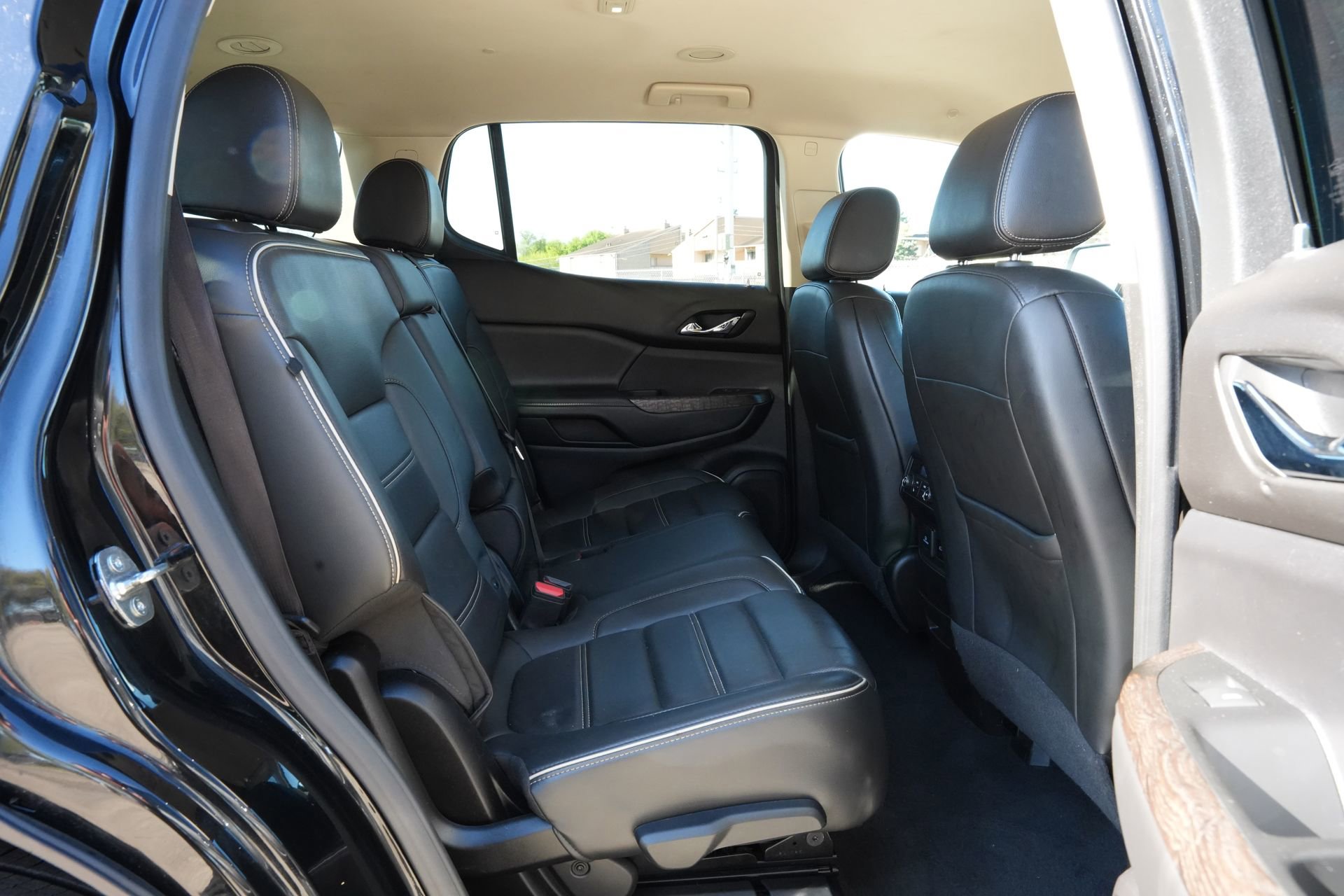 Used 2023 GMC Acadia Denali image 24