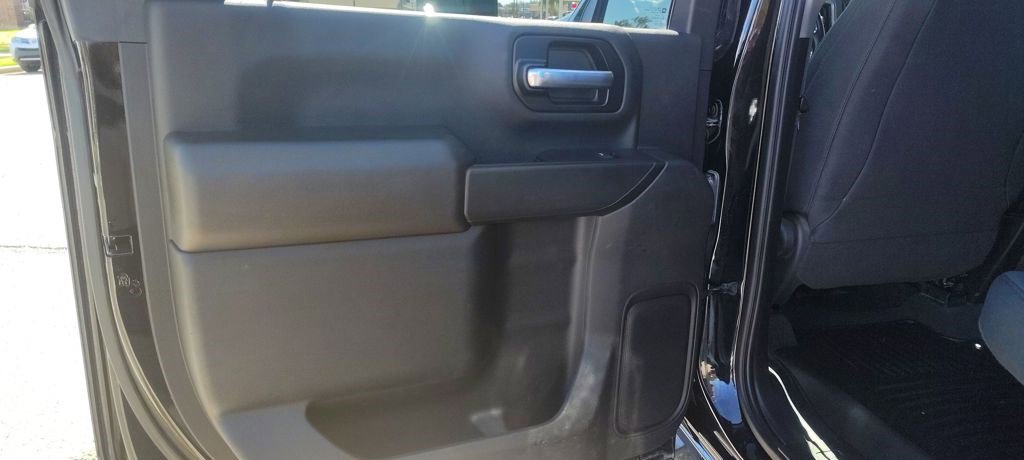 Used 2021 Chevrolet Silverado 2500 Custom w/ Custom Value Package image 20