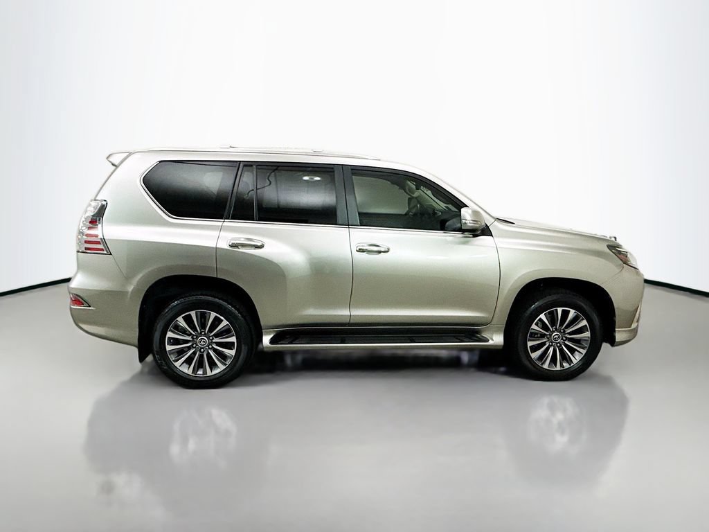 Used 2023 Lexus GX 460 Luxury w/ Accessory Package AWD/4WD image 8