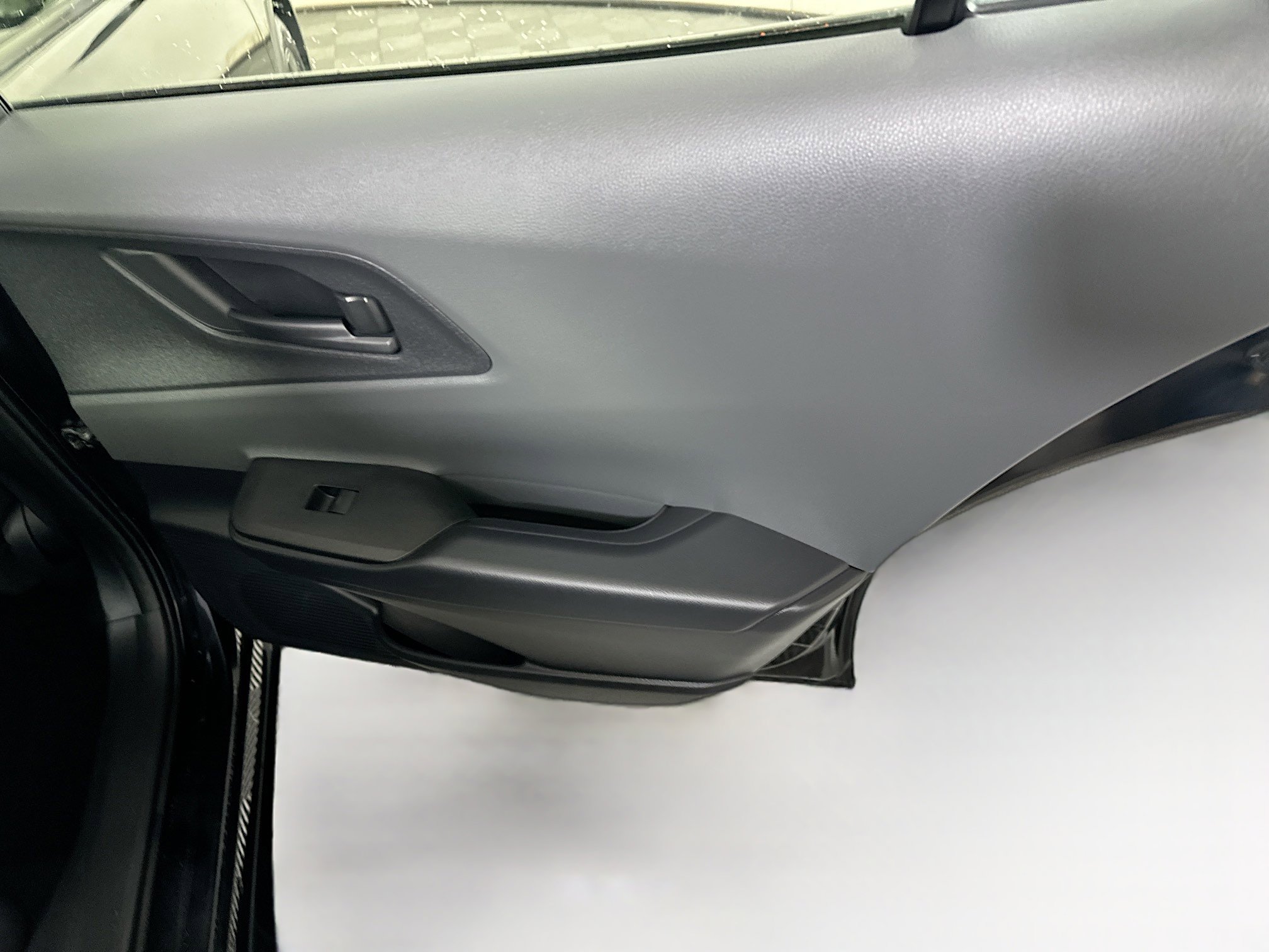 Used 2025 Toyota Prius LE FWD image 29