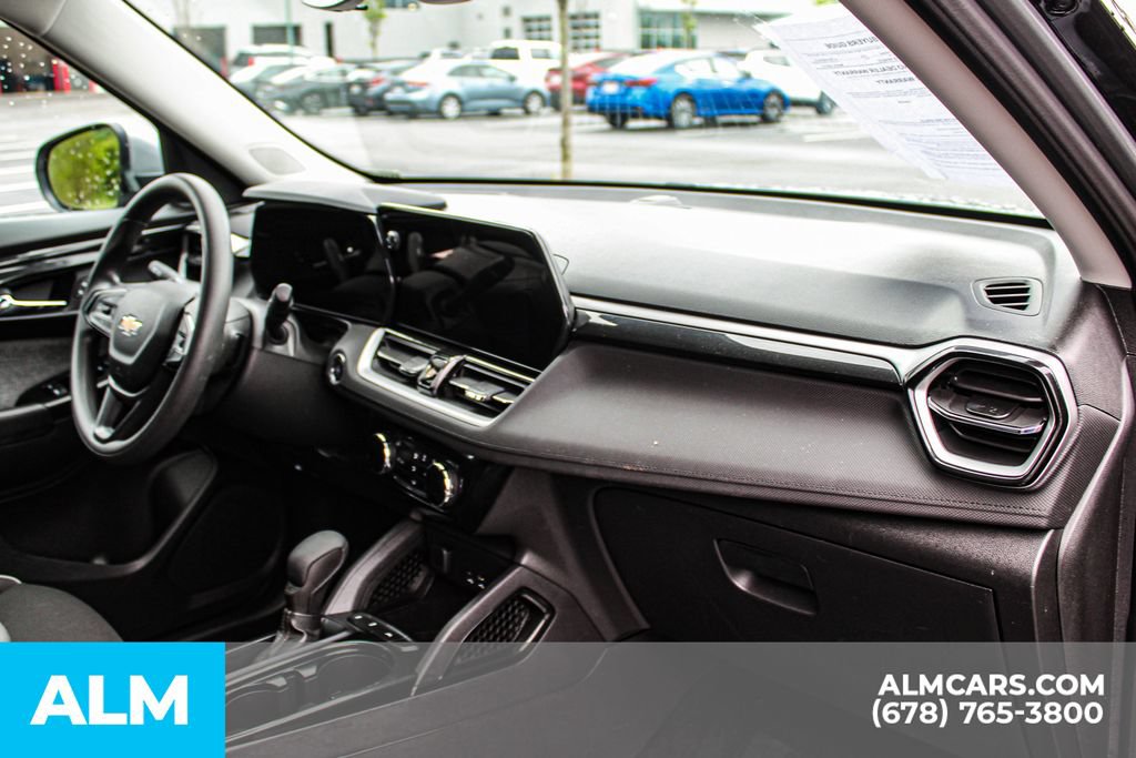 Used 2025 Chevrolet TrailBlazer LT FWD image 21