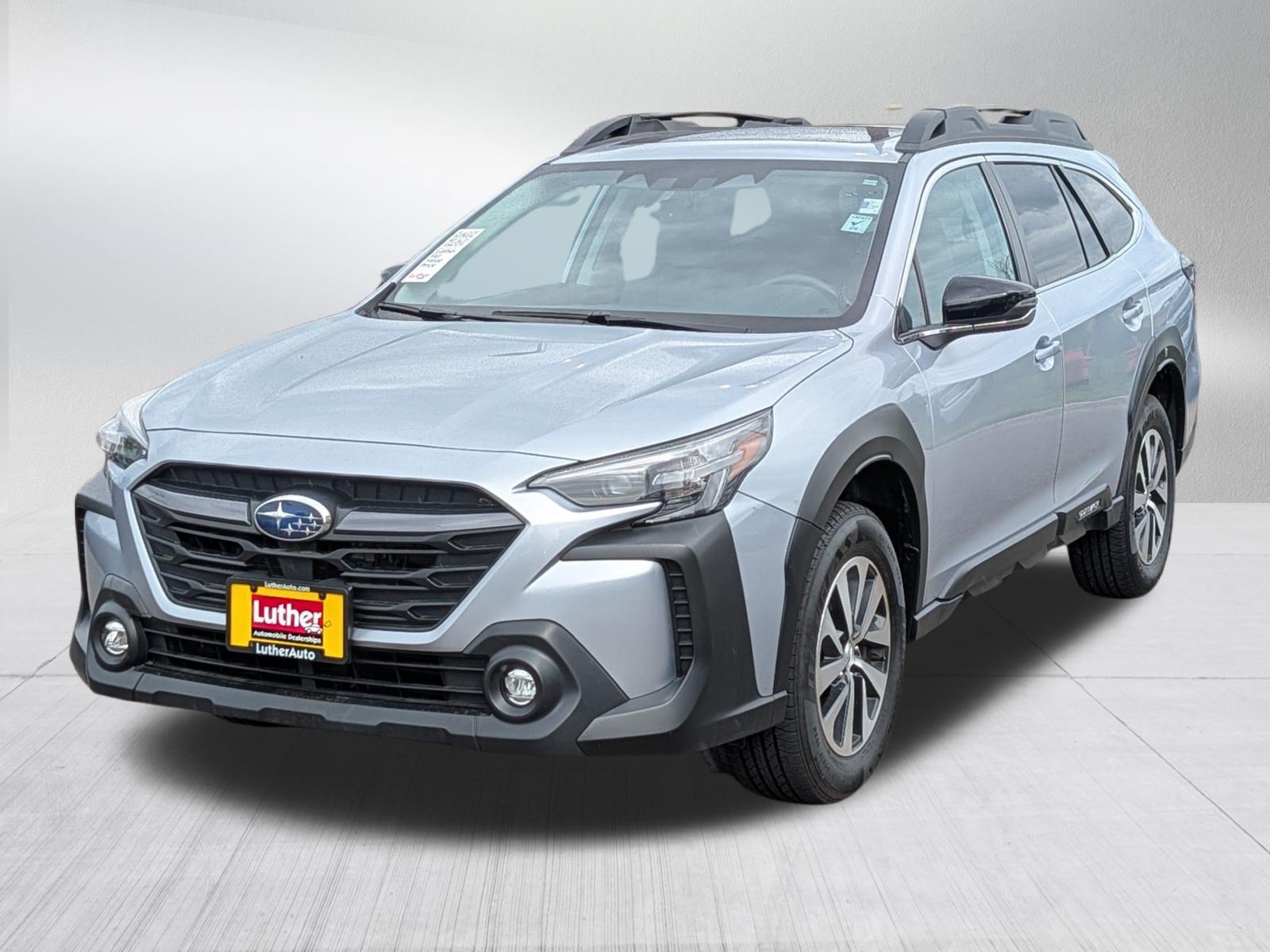 Used 2023 Subaru Outback Premium AWD/4WD image 3