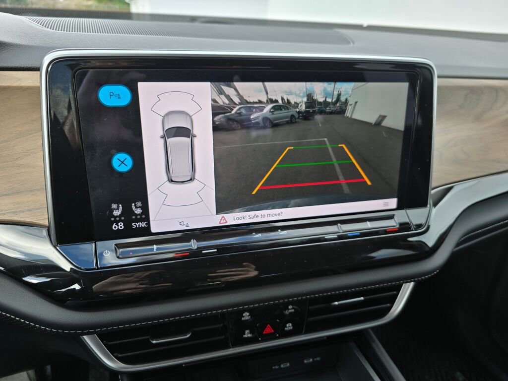 New 2025 Volkswagen Atlas SE image 23