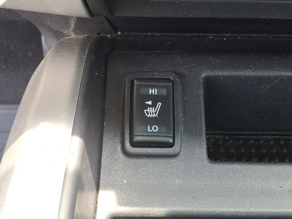 Used 2020 Nissan Titan SV w/ SV Convenience Package AWD/4WD image 14