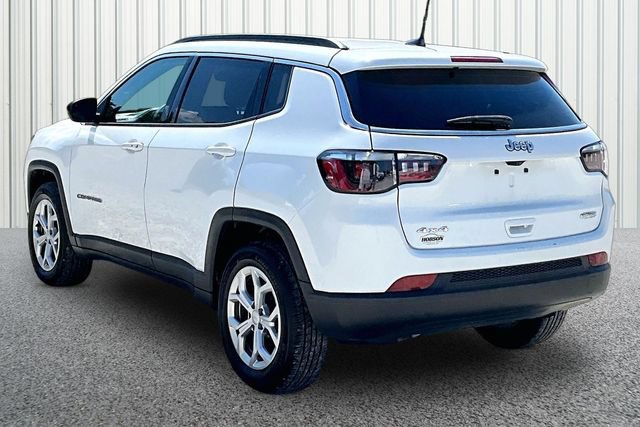 Used 2024 Jeep Compass Latitude AWD/4WD image 9