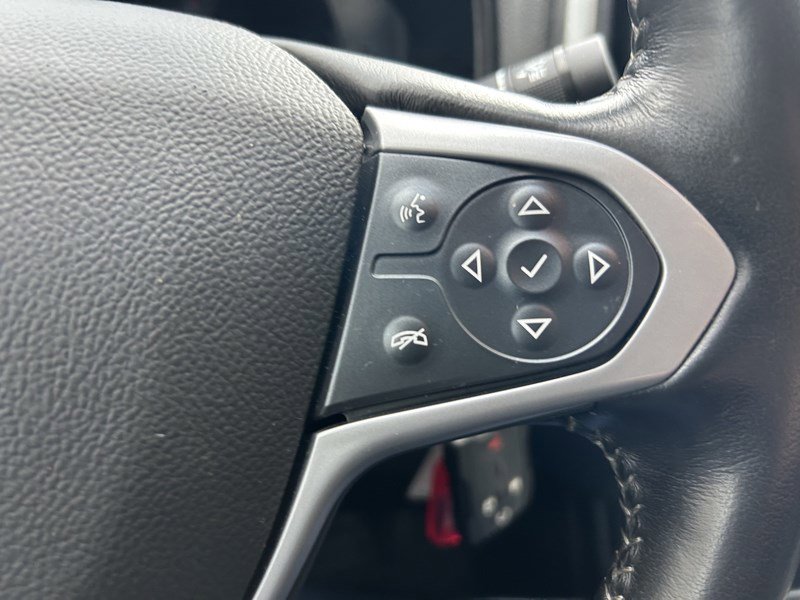 Used 2022 Chevrolet Colorado LT w/ Safety Package image 17
