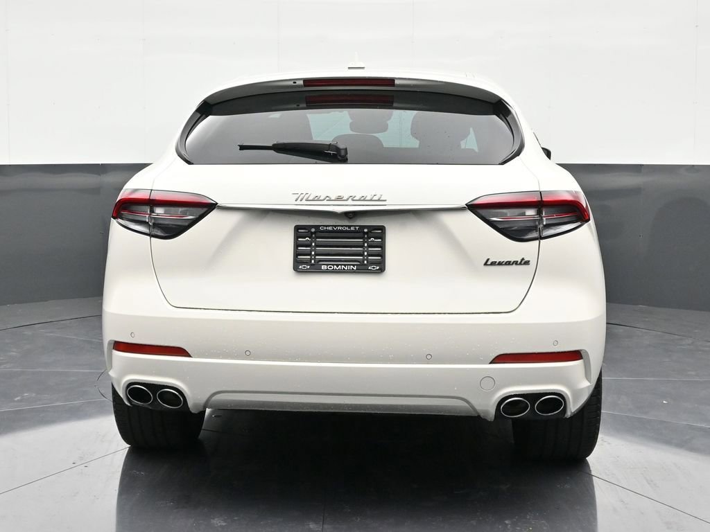 Used 2024 Maserati Levante GT Ultima AWD/4WD image 4