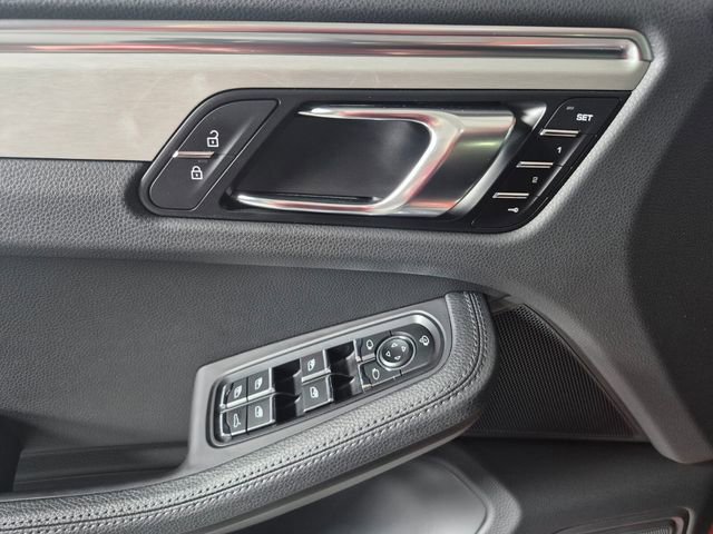 Used 2022 Porsche Macan S AWD/4WD image 15