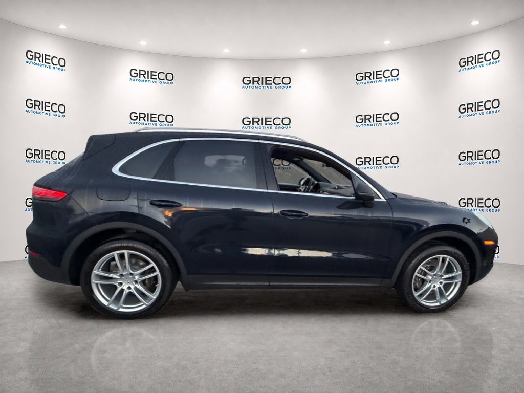 Used 2023 Porsche Cayenne Platinum Edition AWD/4WD image 8
