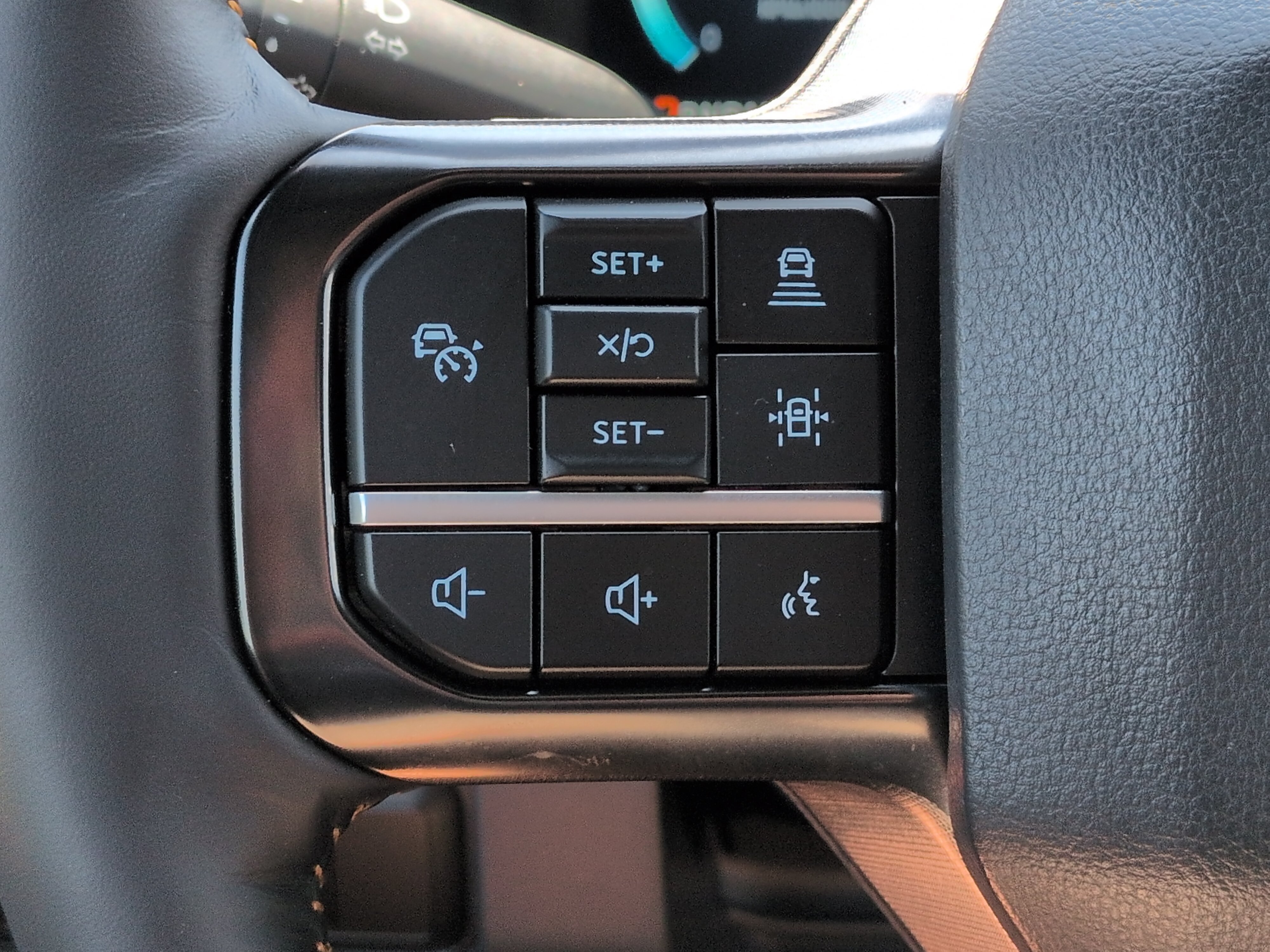Used 2024 Ford F450 Platinum w/ FX4 Off-Road Package AWD/4WD image 24