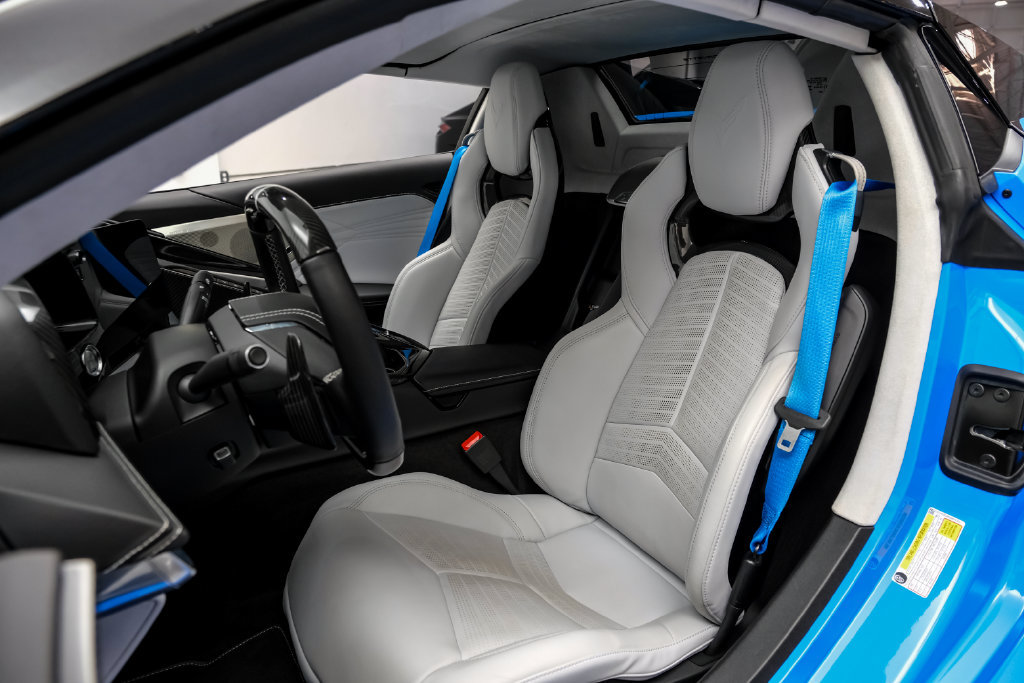 Used 2025 Chevrolet Corvette Z06 RWD image 44