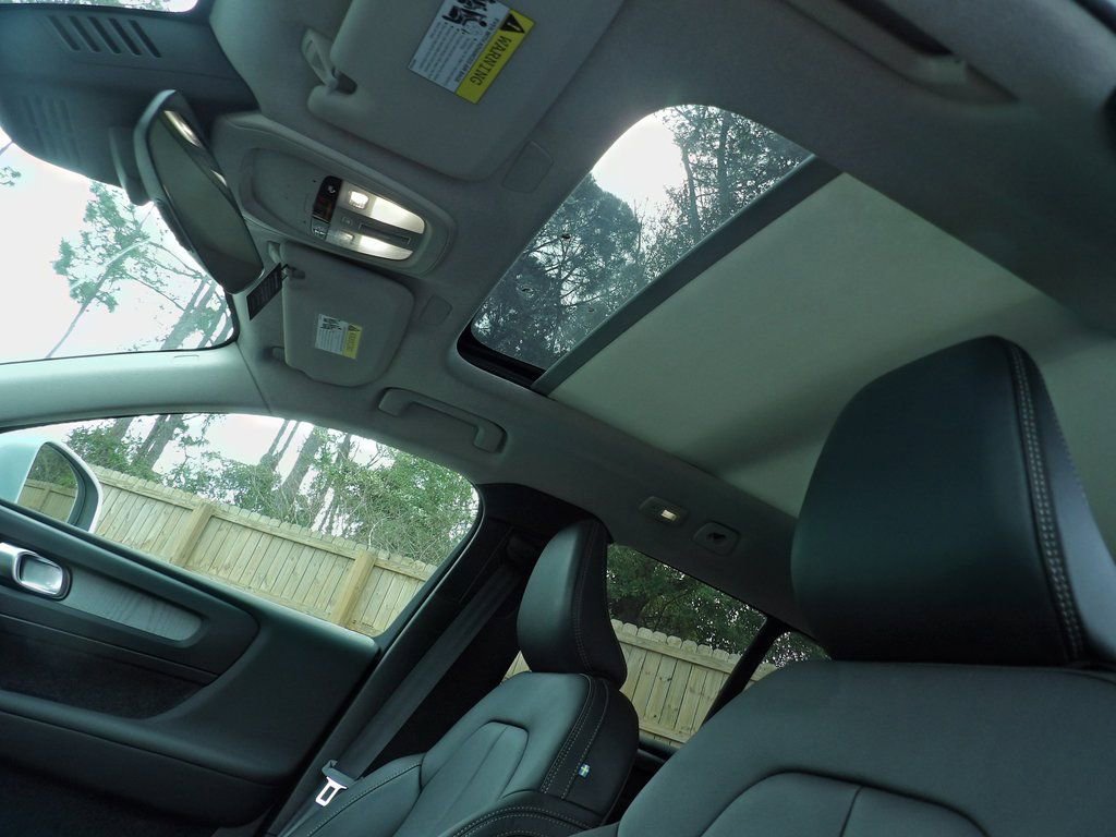 New 2025 Volvo XC40 B5 Plus w/ Climate Package image 11