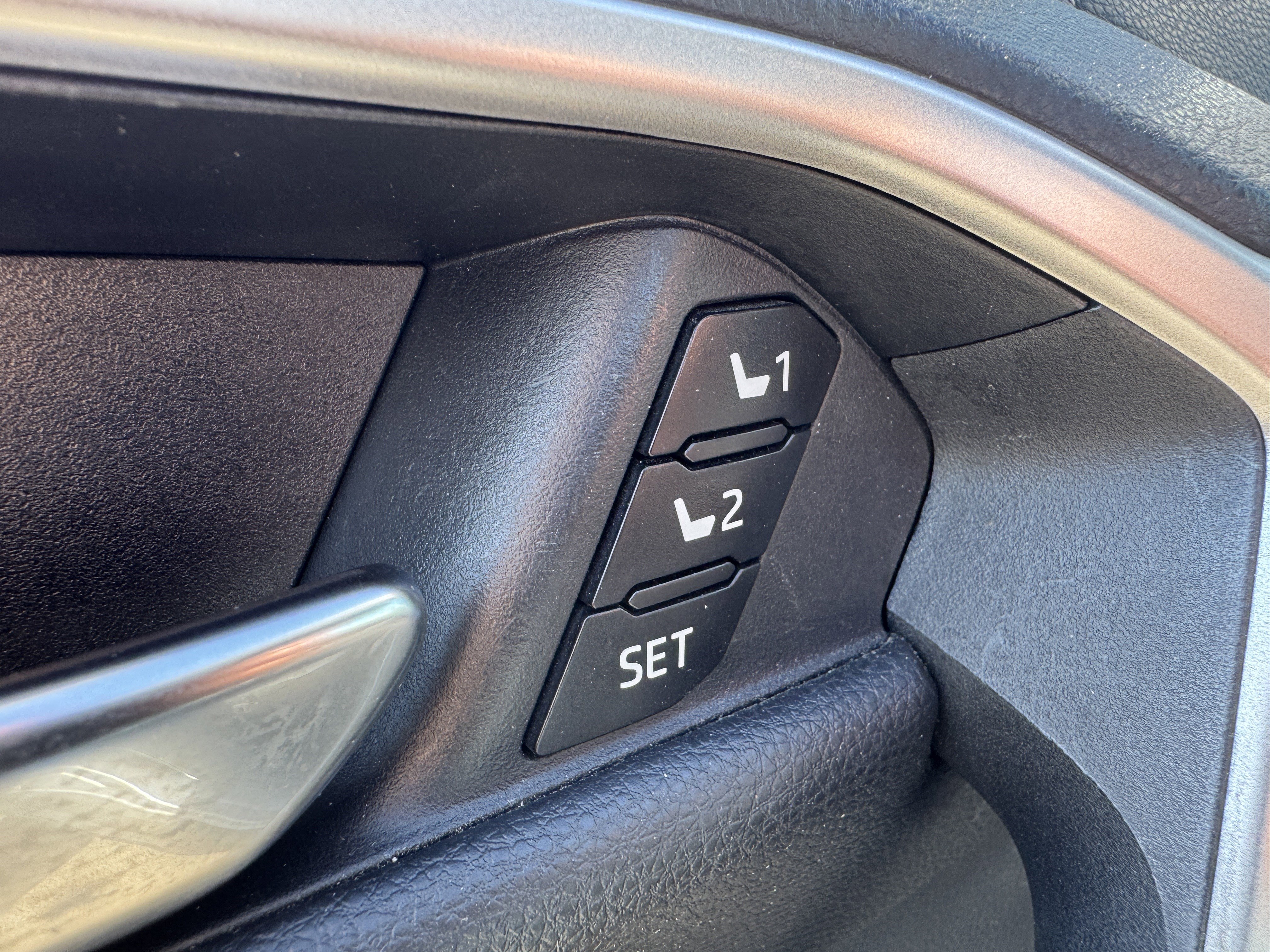 Used 2020 Toyota RAV4 Limited w/ Limited Grade Weather Package AWD/4WD image 11