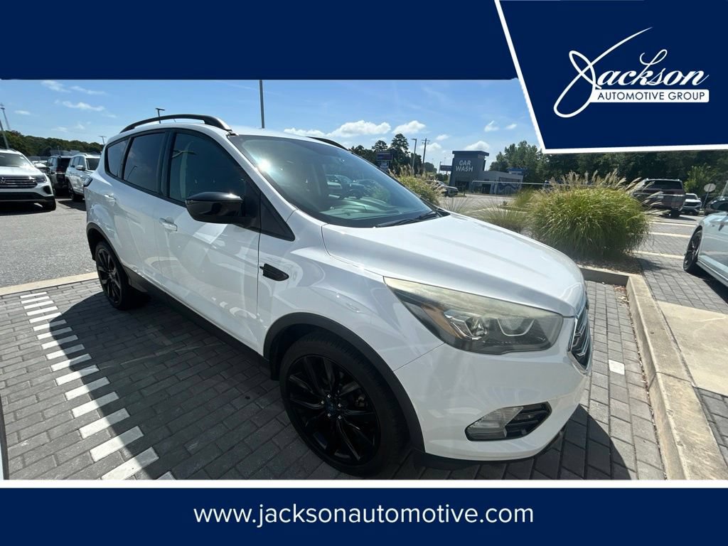 Used 2017 Ford Escape SE w/ Equipment Group 201A