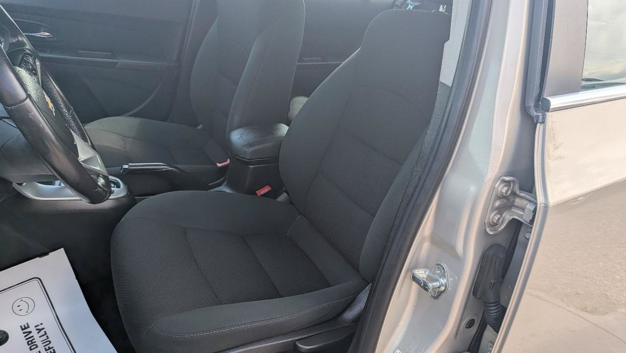 Used 2012 Chevrolet Cruze LT FWD image 9