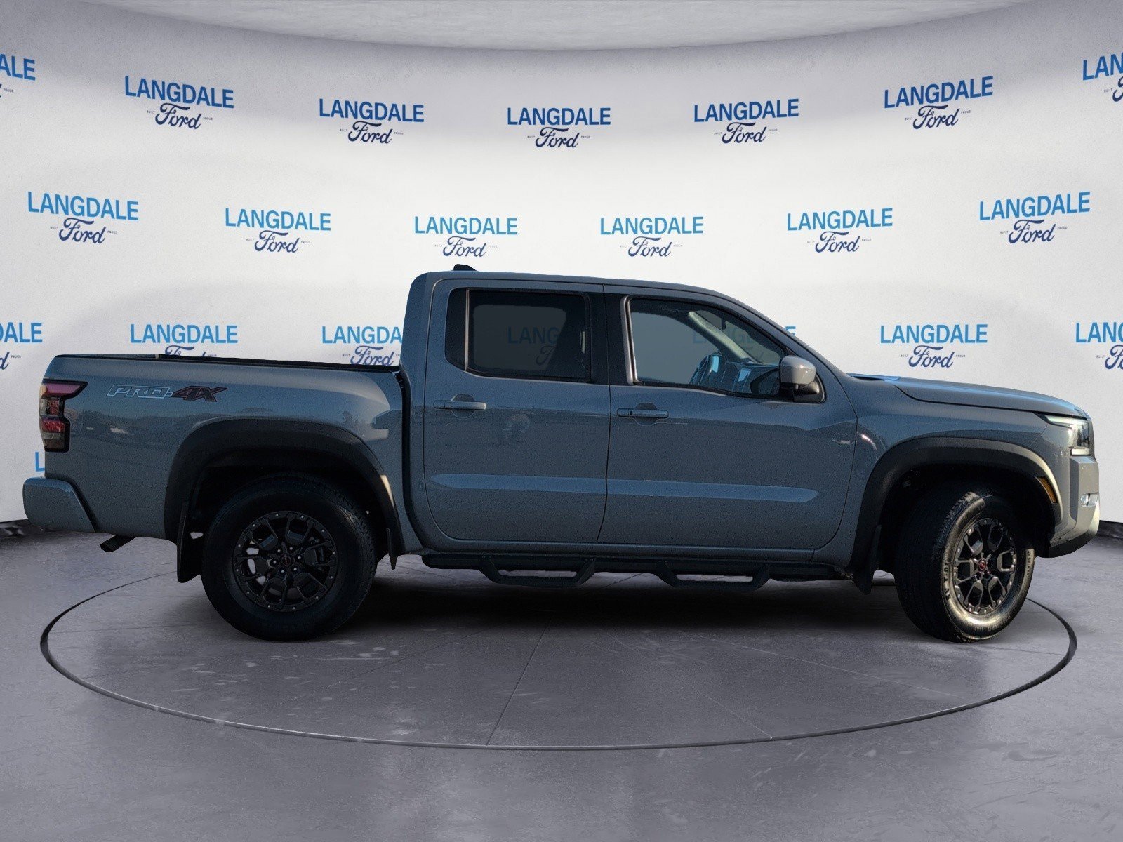 Used 2022 Nissan Frontier PRO-4X w/ Pro-4X Premium Package image 3