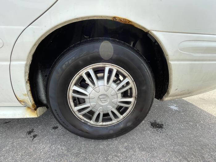 Used 2005 Buick Le Sabre Custom image 14