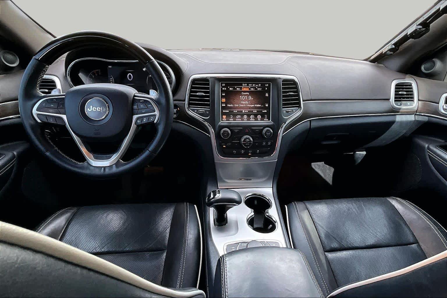 Used 2014 Jeep Grand Cherokee Overland w/ Advanced Technology Group AWD/4WD image 15
