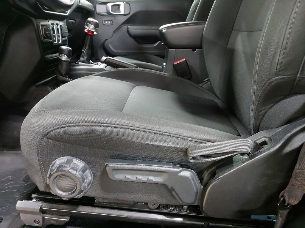 Used 2022 Jeep Wrangler Sport S image 23