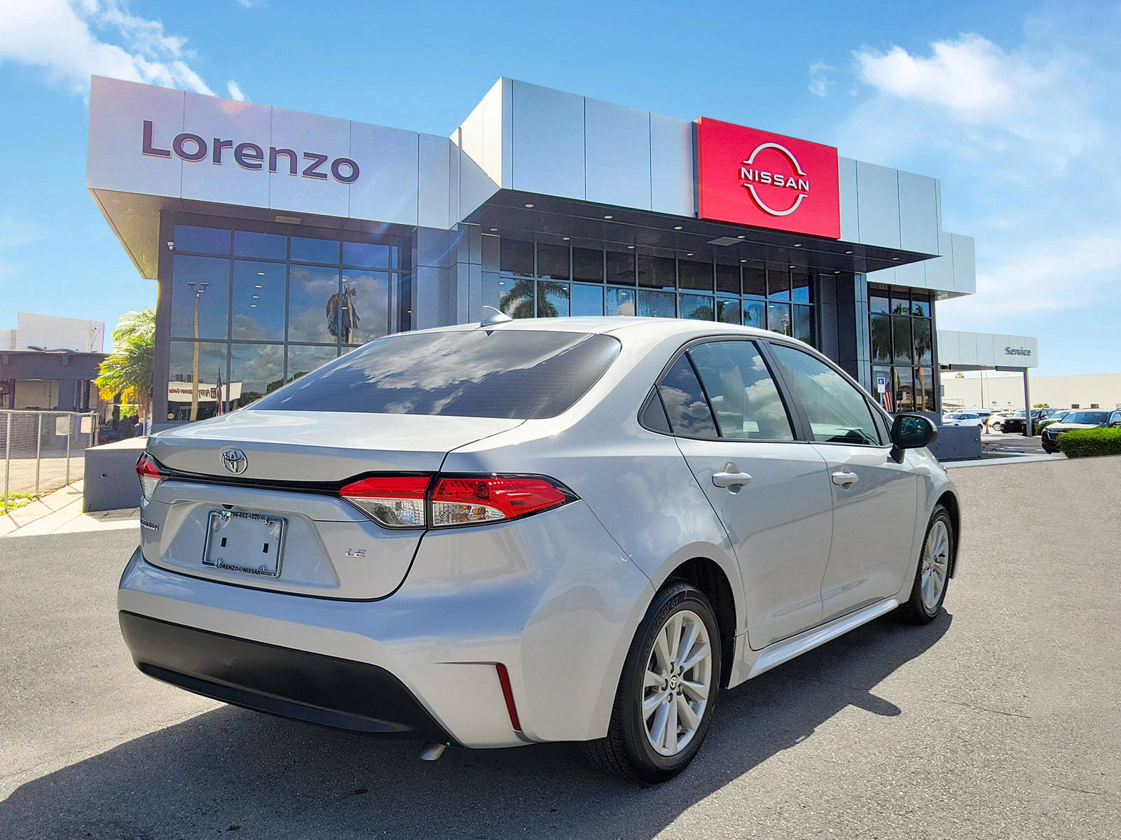 Used 2023 Toyota Corolla LE w/ LE Convenience Package FWD image 5