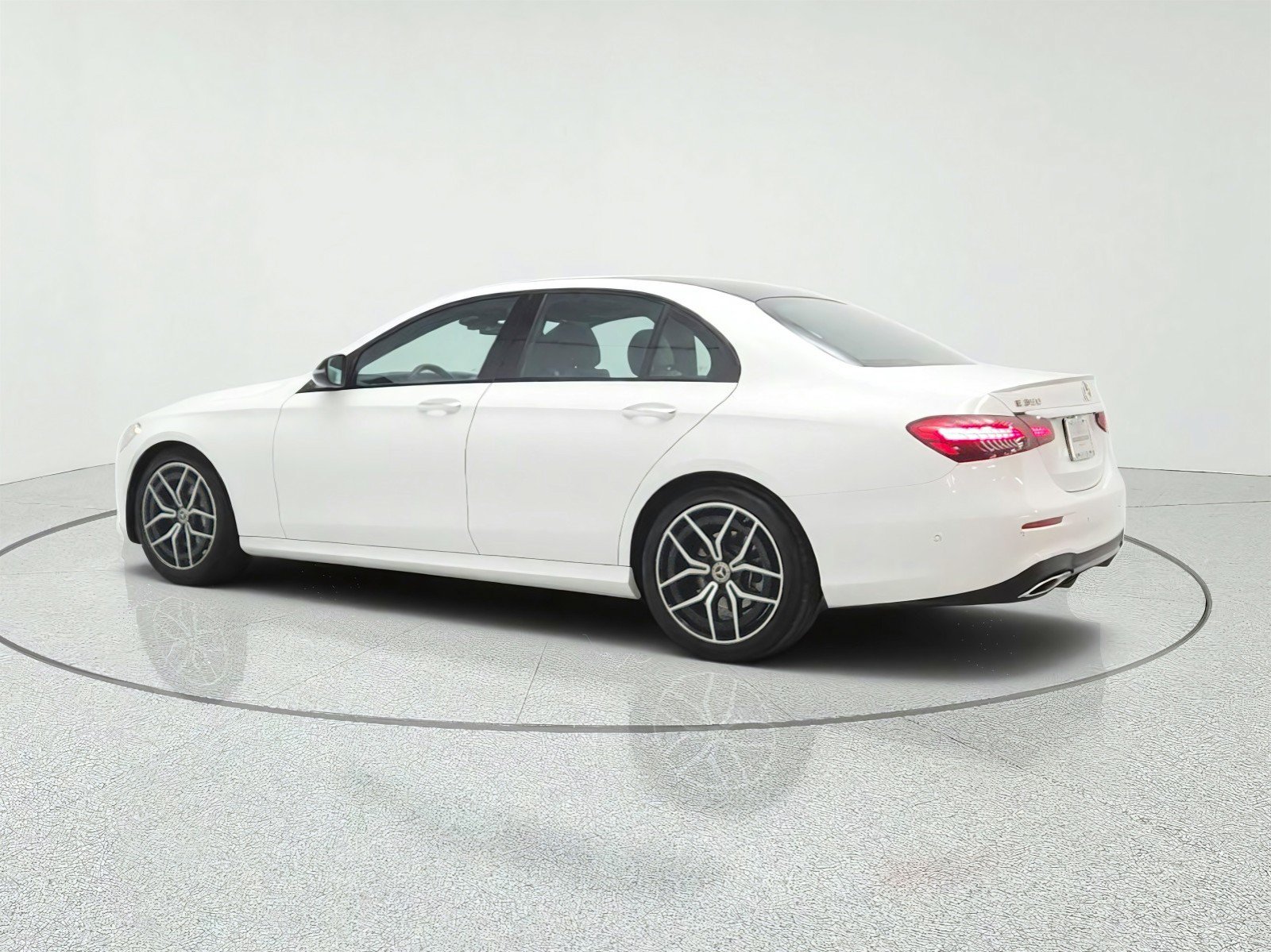 Used 2022 Mercedes-Benz E 350 Sedan image 7