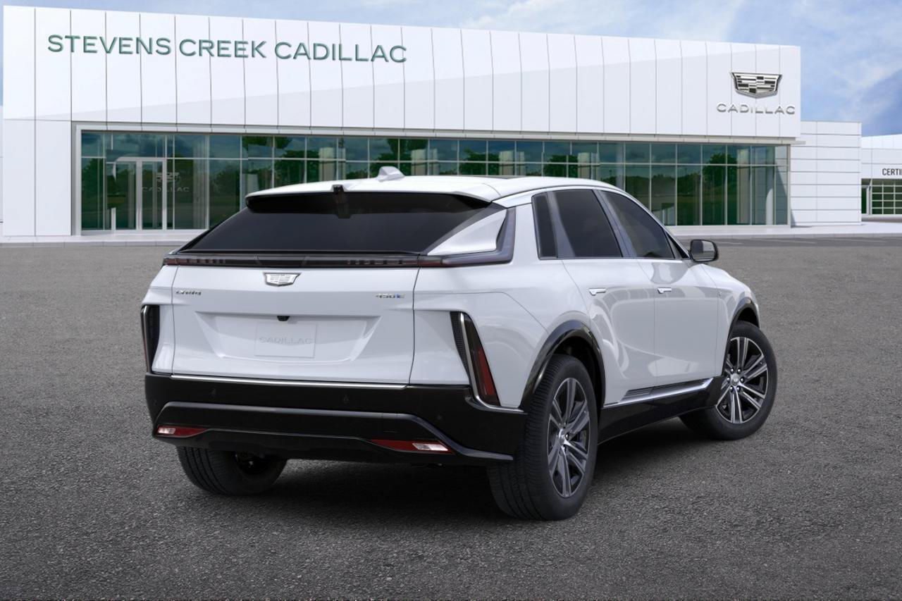 Used 2026 Cadillac Lyriq Luxury RWD image 3