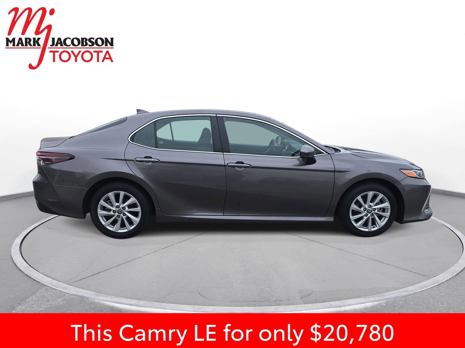 Used 2024 Toyota Camry LE image 7