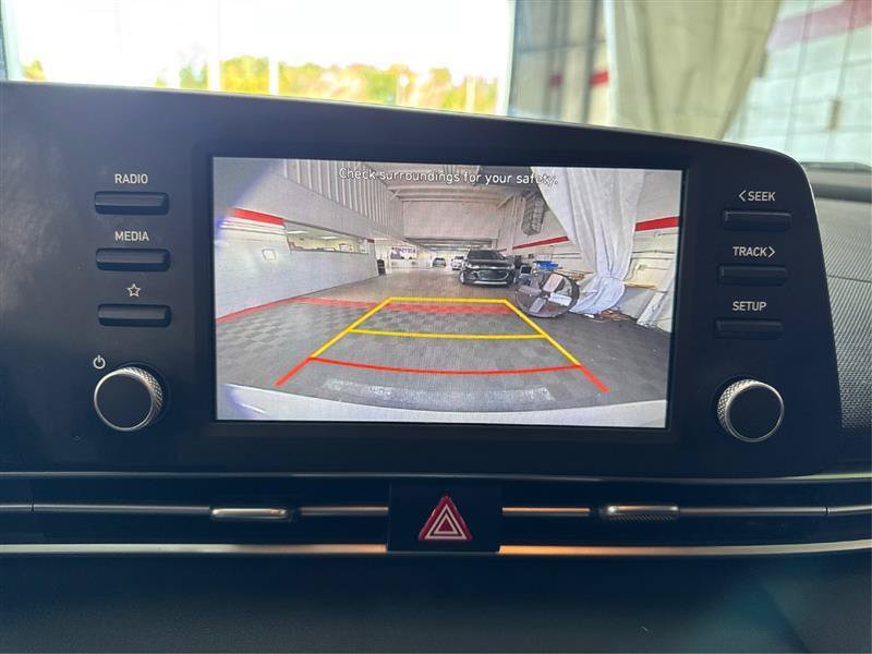 Used 2021 Hyundai Elantra SE FWD image 32