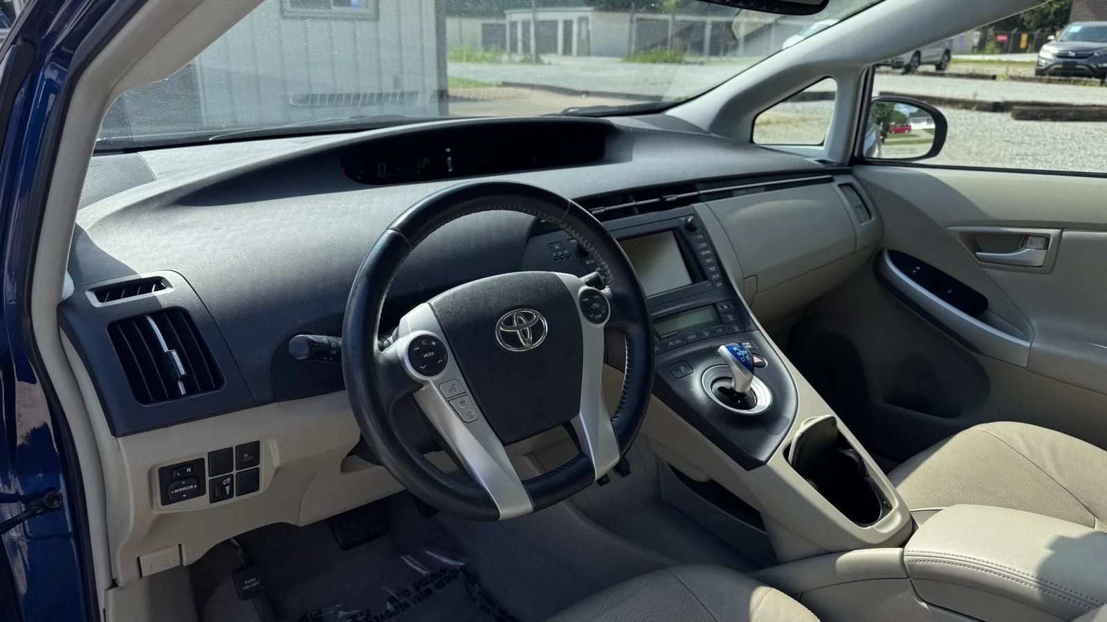 Used 2011 Toyota Prius Four w/ Solar Roof Pkg FWD image 2