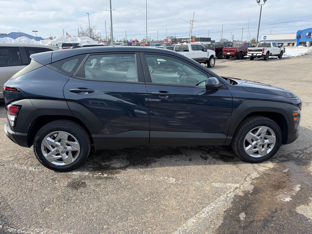 Used 2024 Hyundai Kona SE AWD/4WD image 6