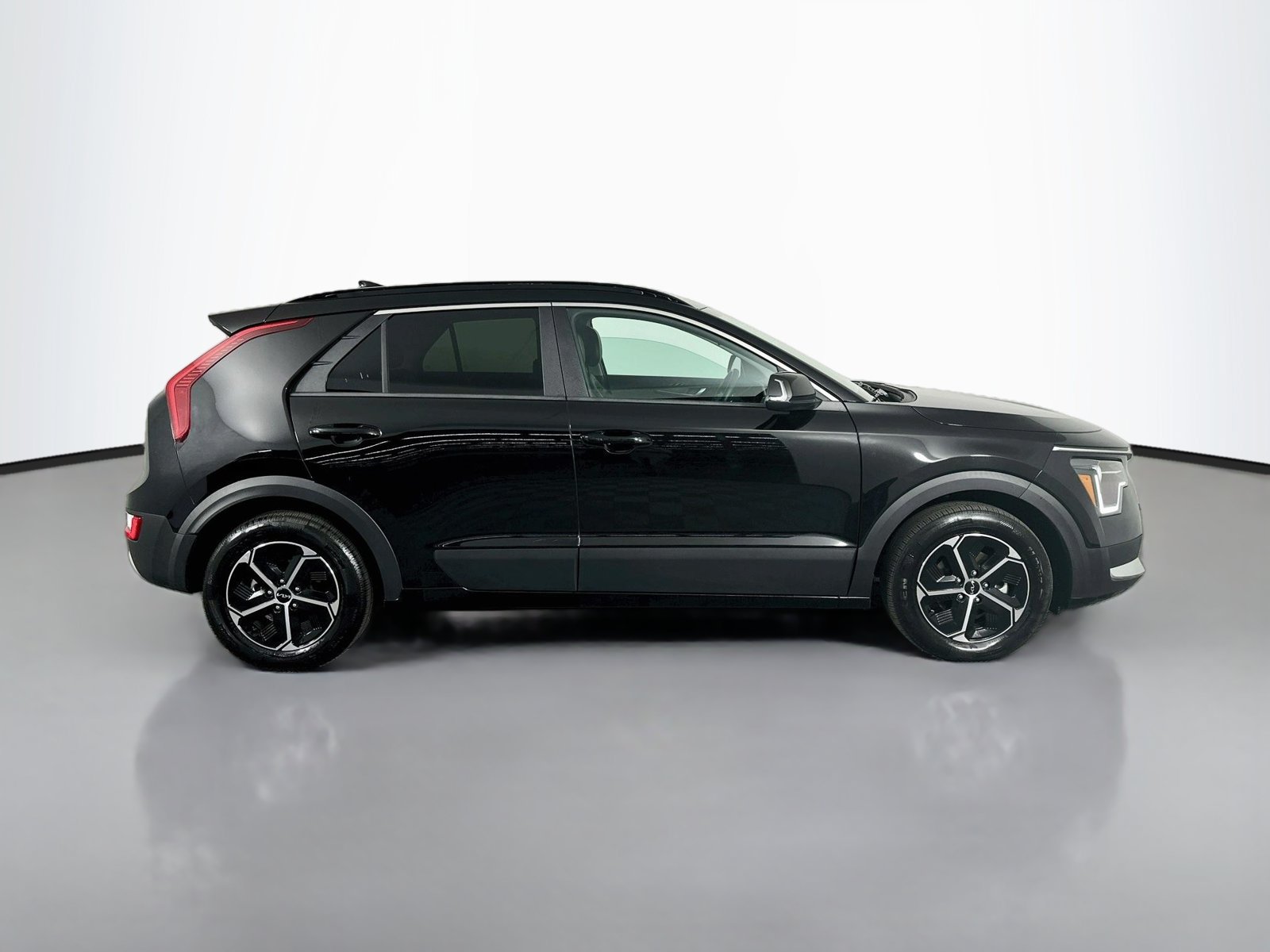 Used 2025 Kia Niro EX FWD image 9